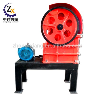 Low price diesel engine mobile portable small stone crusher for sale